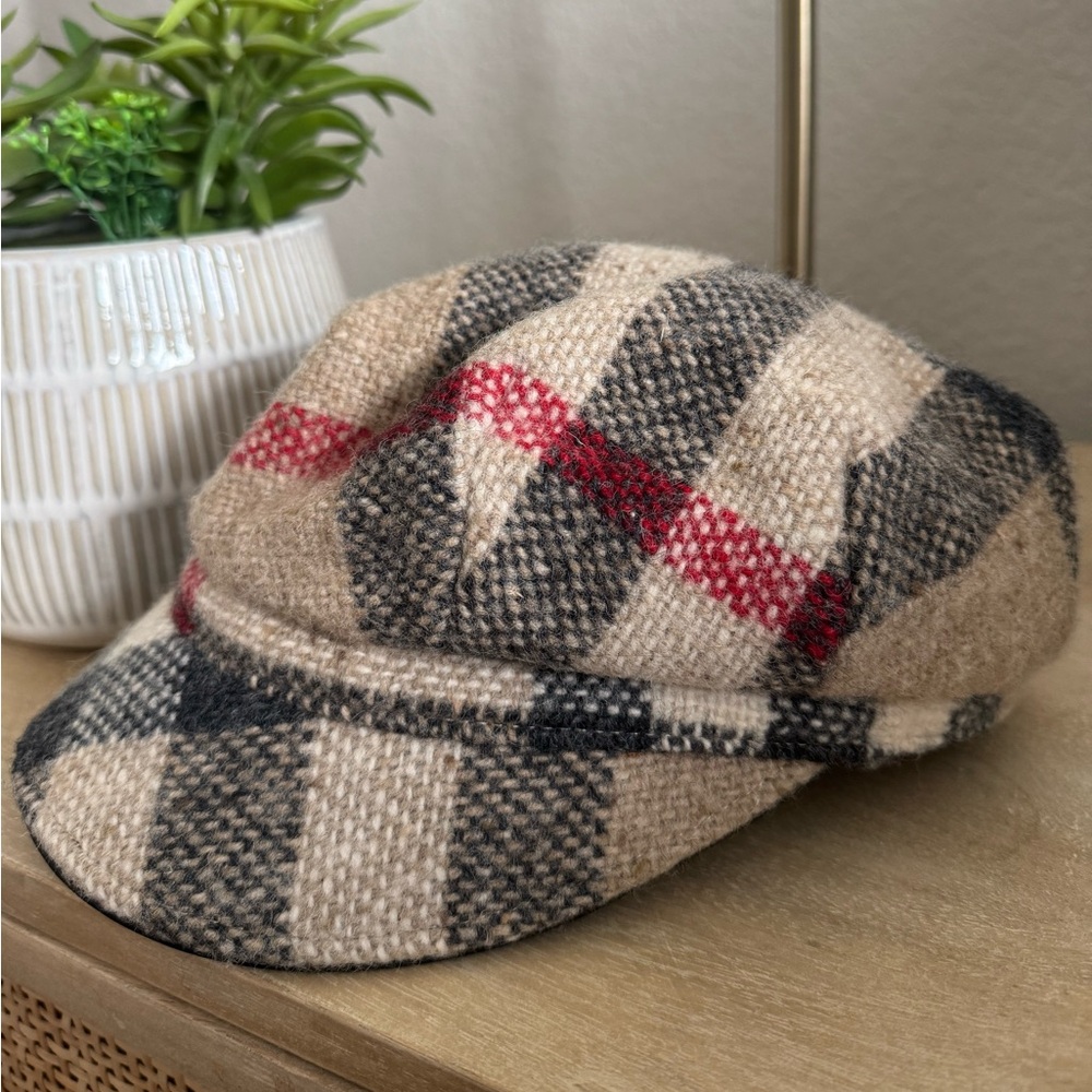 Burberry Giant Check Newsboy Cap size small